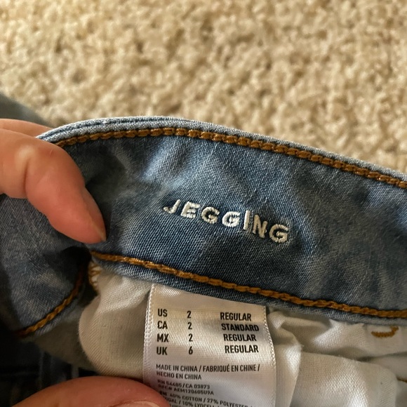 American Eagle Distressed Low-rise Jeggings - Picture 2 of 2